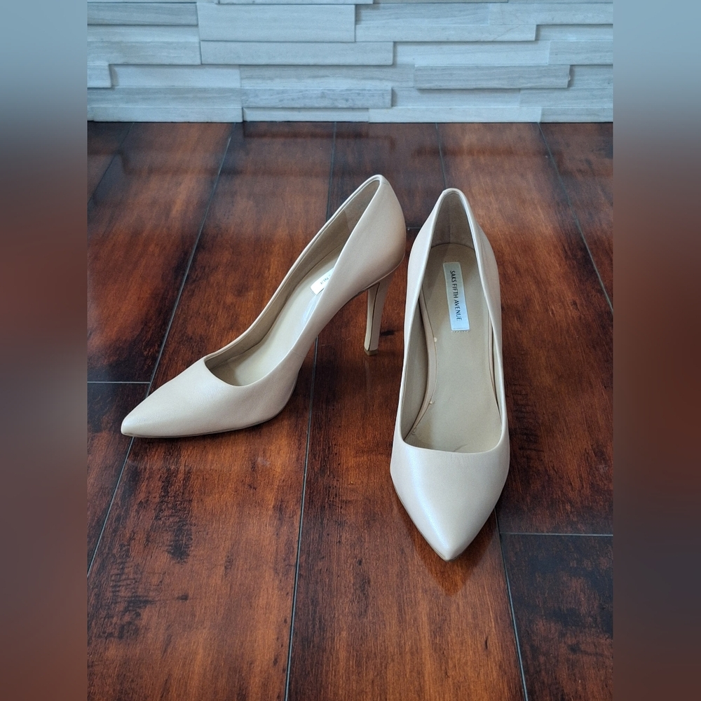 Saks Fifth Avenue Nude Pointed Toe Pumps Heels Size 10M